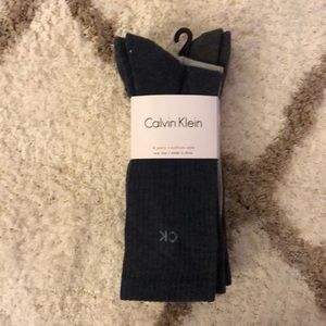Calvin Klein socks size 7-12 4 pairs